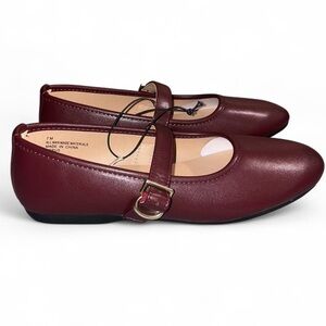 White Mountain Burgundy Mary Jane flats buckle detail size 7 Brand new w/o box